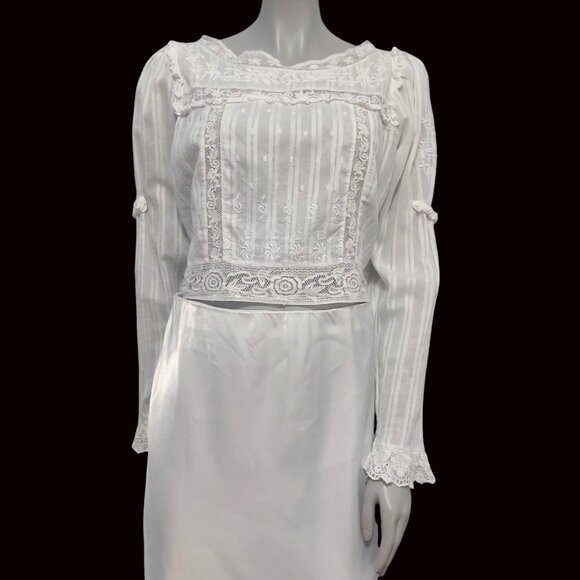 LoveShackFancy Top White 12 Long Sleeves Back Buttons Eyelet Cotton Romantic EUC - Picture 5 of 12